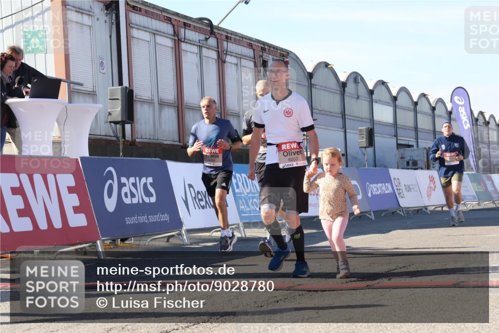 03.10.2025 - Köhlbrandbrückenlauf Luisa Fischer http://msf.ph/oto/9028780 03.10.2025 13:00:10 Ziel 4020, 4192, 4261, 4319, 6097, 6203, 6368, 6798 meine-sportfotos.de