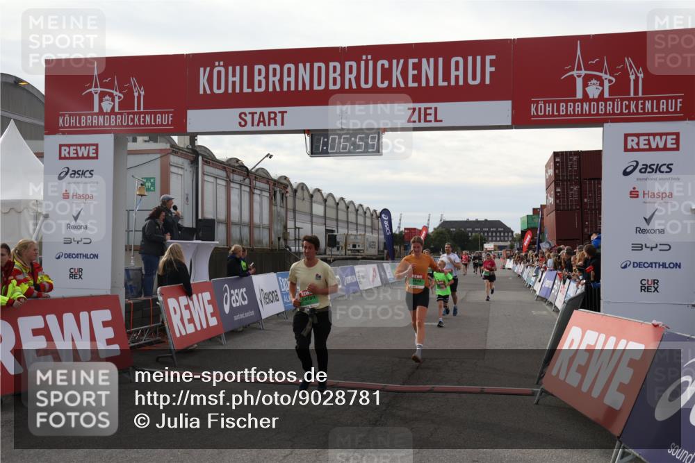 03.10.2025 - Köhlbrandbrückenlauf Julia Fischer http://msf.ph/oto/9028781 03.10.2025 16:06:59 Ziel 7228, 7263, 7322, 8848, 8866, 8967, 9128, 9353, 9354, 9416, 9417 meine-sportfotos.de