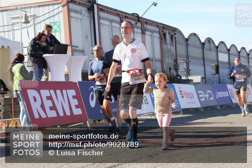 03.10.2025 - Köhlbrandbrückenlauf Luisa Fischer http://msf.ph/oto/9028789 03.10.2025 13:00:11 Ziel 4020, 4192, 4261, 4319, 6097, 6203, 6368, 6760, 6798 meine-sportfotos.de