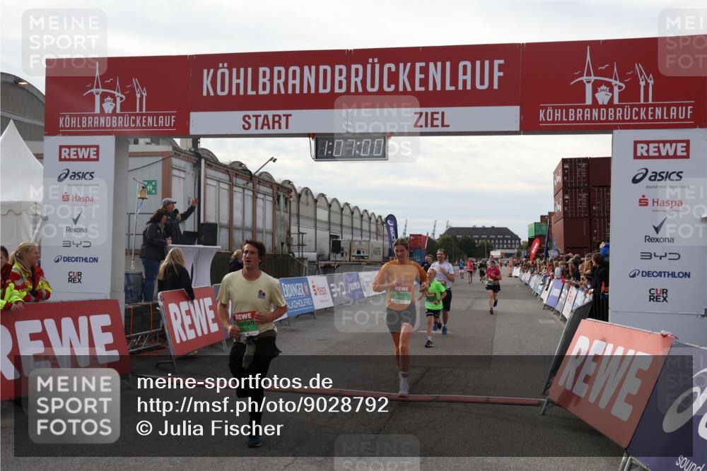 03.10.2025 - Köhlbrandbrückenlauf Julia Fischer http://msf.ph/oto/9028792 03.10.2025 16:07:00 Ziel 7228, 7263, 7322, 8848, 8866, 8967, 9128, 9353, 9354, 9416, 9417 meine-sportfotos.de