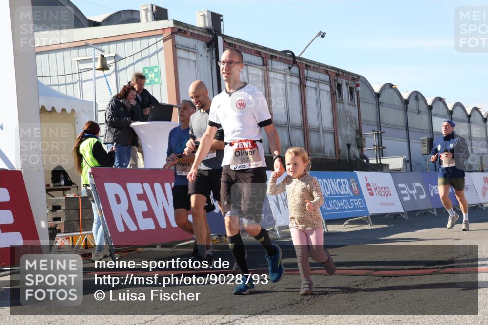 03.10.2025 - Köhlbrandbrückenlauf Luisa Fischer http://msf.ph/oto/9028793 03.10.2025 13:00:11 Ziel 4020, 4192, 4261, 4319, 6097, 6203, 6368, 6760, 6798 meine-sportfotos.de
