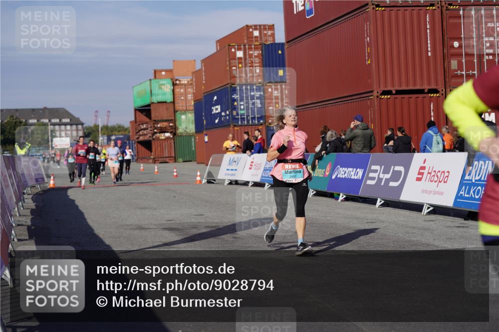 03.10.2025 - Köhlbrandbrückenlauf Michael Burmester http://msf.ph/oto/9028794 03.10.2025 10:33:17 Ziel 2170, 2457, 3019 meine-sportfotos.de
