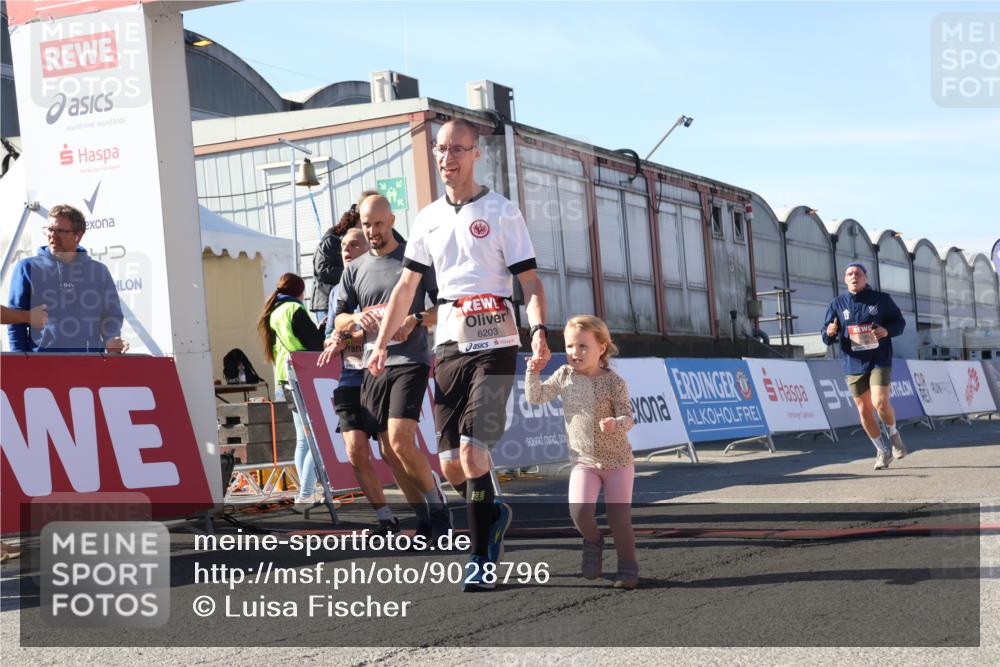 03.10.2025 - Köhlbrandbrückenlauf Luisa Fischer http://msf.ph/oto/9028796 03.10.2025 13:00:11 Ziel 4020, 4192, 4261, 4319, 6097, 6203, 6368, 6760, 6798 meine-sportfotos.de