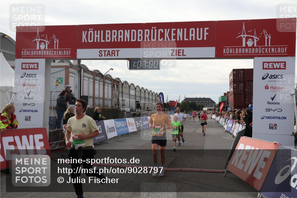 03.10.2025 - Köhlbrandbrückenlauf Julia Fischer http://msf.ph/oto/9028797 03.10.2025 16:07:00 Ziel 7228, 7263, 7322, 8848, 8866, 8967, 9128, 9353, 9354, 9416, 9417 meine-sportfotos.de