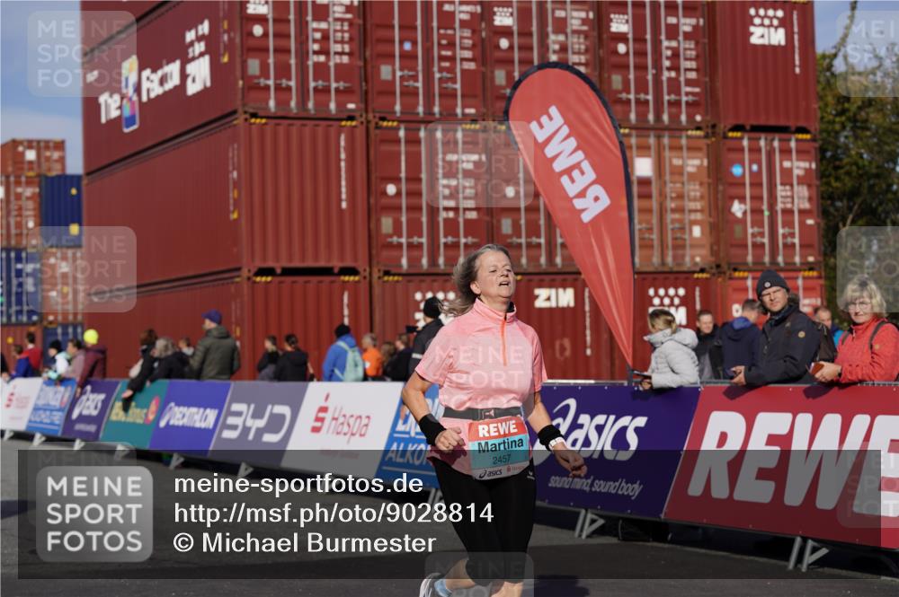 03.10.2025 - Köhlbrandbrückenlauf Michael Burmester http://msf.ph/oto/9028814 03.10.2025 10:33:19 Ziel 1221, 2457, 2668, 3019 meine-sportfotos.de