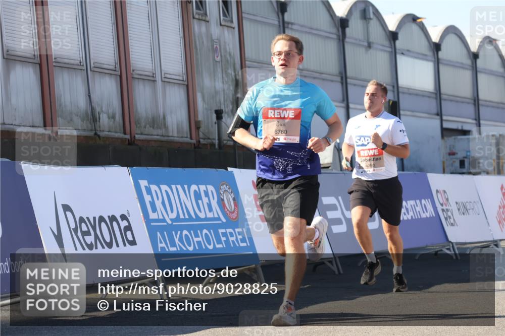 03.10.2025 - Köhlbrandbrückenlauf Luisa Fischer http://msf.ph/oto/9028825 03.10.2025 13:00:15 Ziel 4020, 4192, 4250, 4261, 6097, 6203, 6236, 6760, 6798 meine-sportfotos.de
