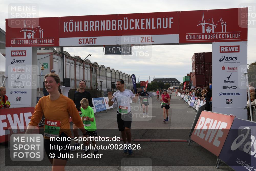 03.10.2025 - Köhlbrandbrückenlauf Julia Fischer http://msf.ph/oto/9028826 03.10.2025 16:07:03 Ziel 7174, 7228, 7263, 7322, 7995, 8866, 8967, 9128, 9353, 9354, 9416, 9417 meine-sportfotos.de