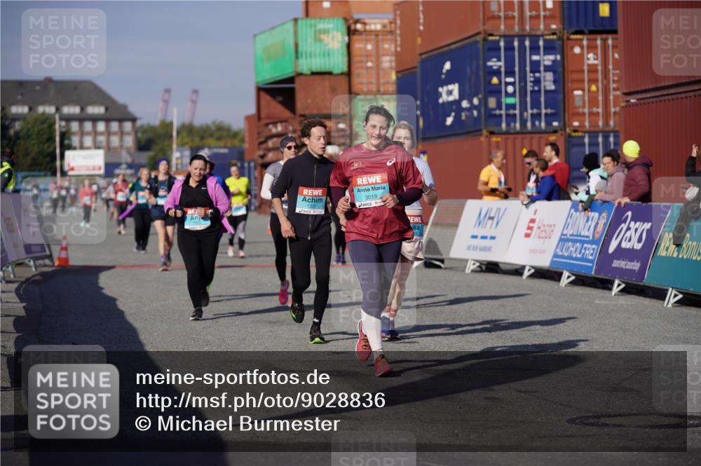 03.10.2025 - Köhlbrandbrückenlauf Michael Burmester http://msf.ph/oto/9028836 03.10.2025 10:33:25 Ziel 1221, 2248, 2370, 2466, 2668, 3019, 3814 meine-sportfotos.de