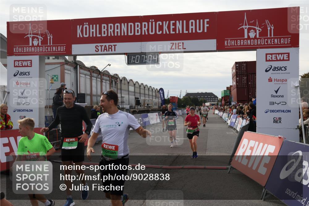 03.10.2025 - Köhlbrandbrückenlauf Julia Fischer http://msf.ph/oto/9028838 03.10.2025 16:07:04 Ziel 7174, 7228, 7263, 7322, 7995, 8866, 8967, 9128, 9416, 9417 meine-sportfotos.de