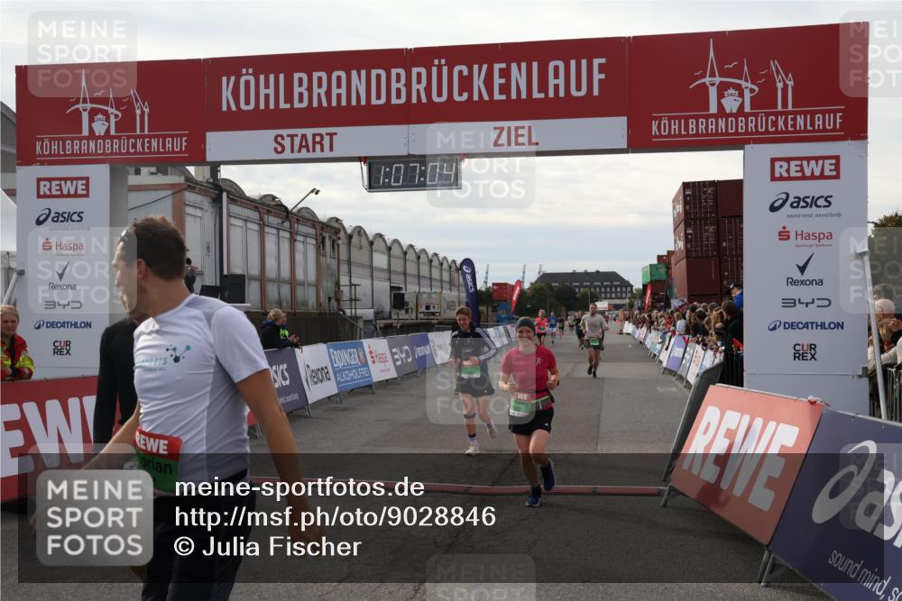 03.10.2025 - Köhlbrandbrückenlauf Julia Fischer http://msf.ph/oto/9028846 03.10.2025 16:07:04 Ziel 7174, 7228, 7263, 7322, 7995, 8866, 8967, 9128, 9416, 9417 meine-sportfotos.de