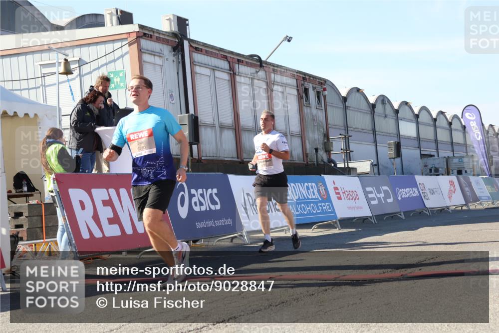 03.10.2025 - Köhlbrandbrückenlauf Luisa Fischer http://msf.ph/oto/9028847 03.10.2025 13:00:16 Ziel 4020, 4192, 4250, 4261, 6097, 6203, 6236, 6707, 6760, 6798 meine-sportfotos.de