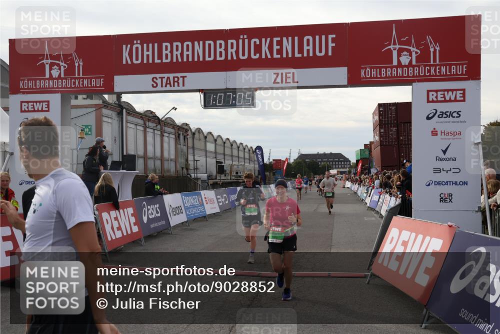 03.10.2025 - Köhlbrandbrückenlauf Julia Fischer http://msf.ph/oto/9028852 03.10.2025 16:07:05 Ziel 7174, 7228, 7263, 7322, 7995, 8026, 8866, 8967, 9416, 9417 meine-sportfotos.de