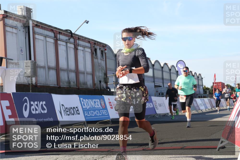 03.10.2025 - Köhlbrandbrückenlauf Luisa Fischer http://msf.ph/oto/9028854 03.10.2025 13:00:20 Ziel 4020, 4192, 4250, 4275, 6097, 6203, 6236, 6707, 6714, 6760, 6798 meine-sportfotos.de