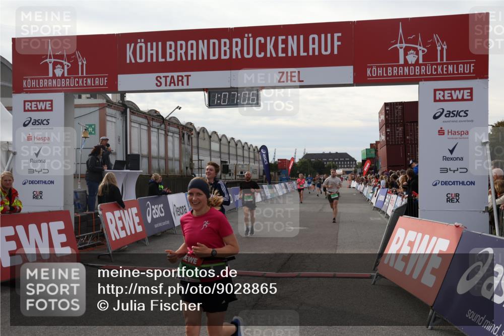 03.10.2025 - Köhlbrandbrückenlauf Julia Fischer http://msf.ph/oto/9028865 03.10.2025 16:07:06 Ziel 7174, 7228, 7263, 7322, 7995, 8026, 8847, 8866, 8967, 9416, 9417 meine-sportfotos.de