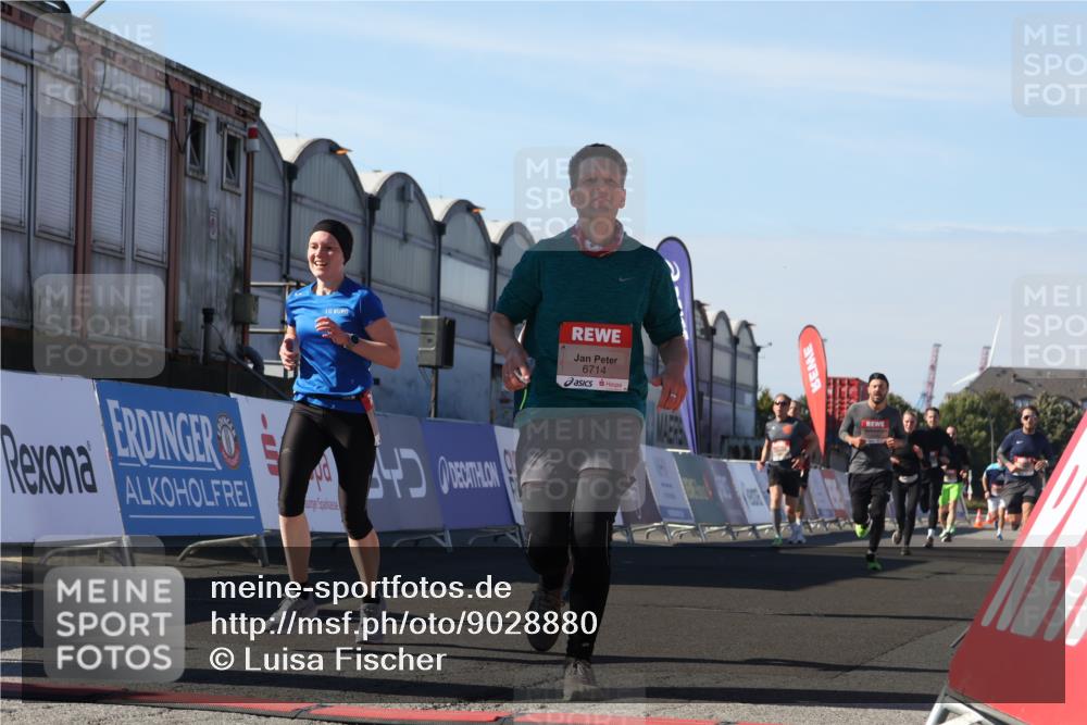 03.10.2025 - Köhlbrandbrückenlauf Luisa Fischer http://msf.ph/oto/9028880 03.10.2025 13:00:26 Ziel 4163, 4172, 4250, 4275, 4622, 4850, 5664, 6236, 6490, 6707, 6714, 6760 meine-sportfotos.de