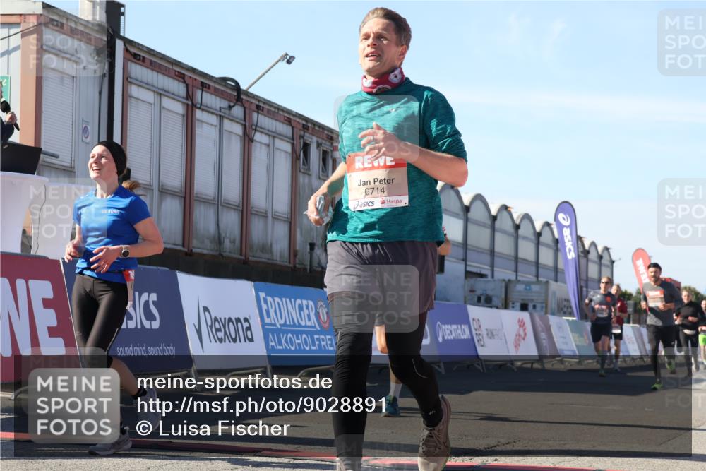 03.10.2025 - Köhlbrandbrückenlauf Luisa Fischer http://msf.ph/oto/9028891 03.10.2025 13:00:27 Ziel 4163, 4172, 4250, 4275, 4622, 4850, 5664, 6236, 6490, 6707, 6714, 6760 meine-sportfotos.de