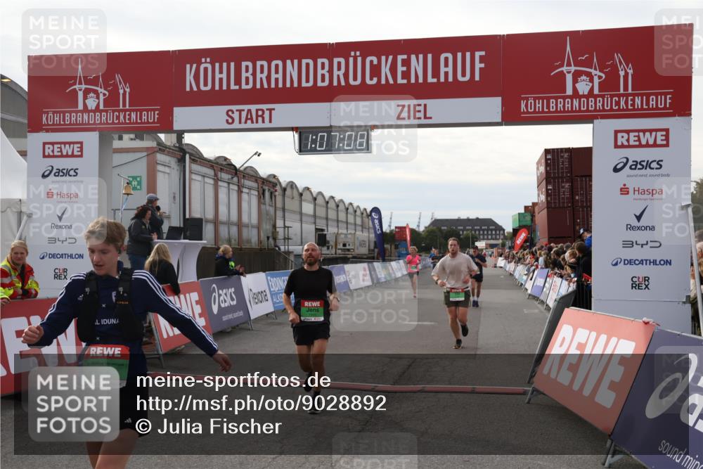 03.10.2025 - Köhlbrandbrückenlauf Julia Fischer http://msf.ph/oto/9028892 03.10.2025 16:07:08 Ziel 7174, 7228, 7263, 7322, 7995, 8026, 8847, 8866, 8967, 9416, 9417 meine-sportfotos.de