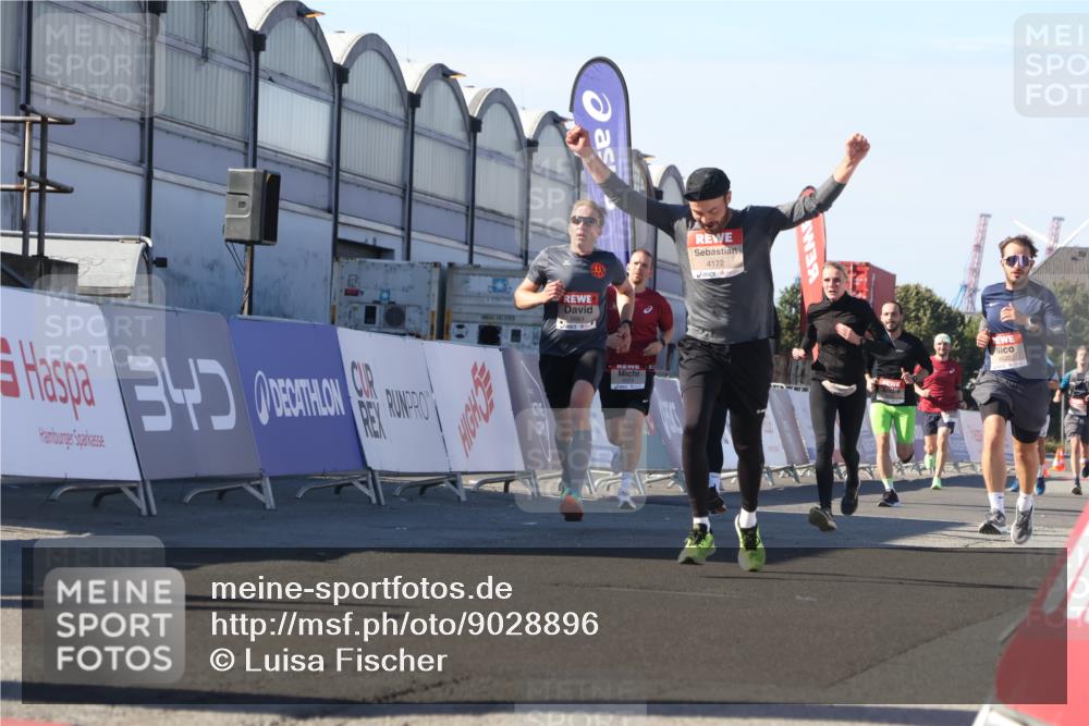 03.10.2025 - Köhlbrandbrückenlauf Luisa Fischer http://msf.ph/oto/9028896 03.10.2025 13:00:28 Ziel 4163, 4172, 4250, 4275, 4622, 4850, 5664, 6236, 6490, 6707, 6714 meine-sportfotos.de