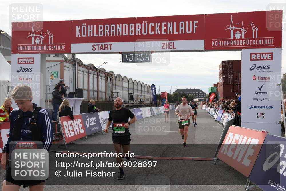 03.10.2025 - Köhlbrandbrückenlauf Julia Fischer http://msf.ph/oto/9028897 03.10.2025 16:07:08 Ziel 7174, 7228, 7263, 7322, 7995, 8026, 8847, 8866, 8967, 9416, 9417 meine-sportfotos.de