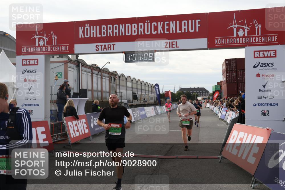 03.10.2025 - Köhlbrandbrückenlauf Julia Fischer http://msf.ph/oto/9028900 03.10.2025 16:07:08 Ziel 7174, 7228, 7263, 7322, 7995, 8026, 8847, 8866, 8967, 9416, 9417 meine-sportfotos.de