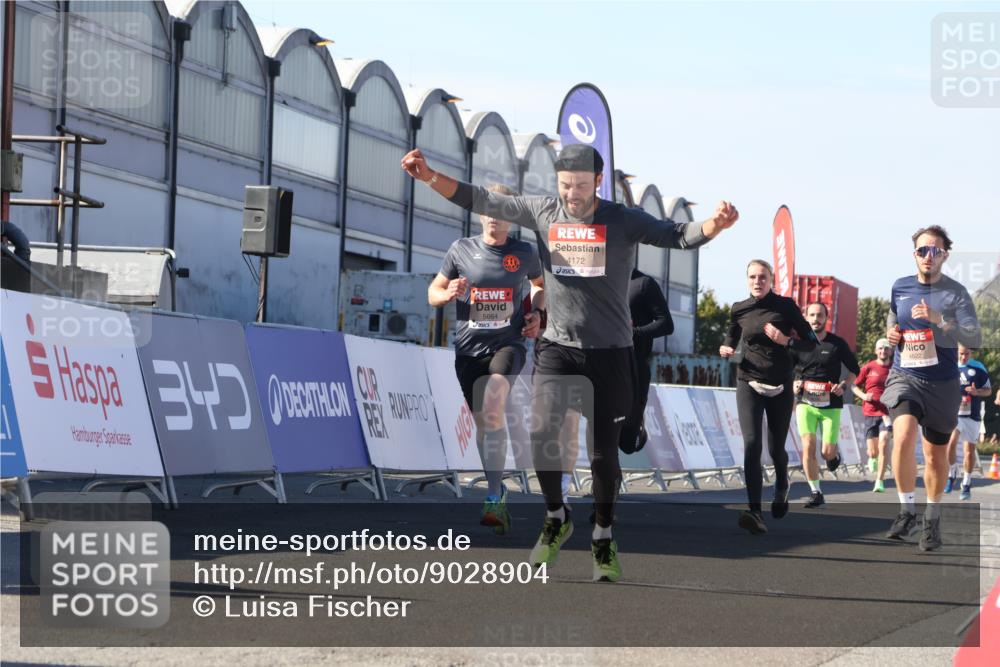 03.10.2025 - Köhlbrandbrückenlauf Luisa Fischer http://msf.ph/oto/9028904 03.10.2025 13:00:29 Ziel 4163, 4172, 4275, 4299, 4622, 4850, 5664, 6236, 6373, 6490, 6707, 6714 meine-sportfotos.de