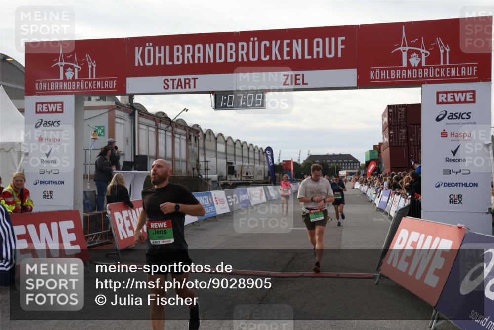 03.10.2025 - Köhlbrandbrückenlauf Julia Fischer http://msf.ph/oto/9028905 03.10.2025 16:07:09 Ziel 7174, 7228, 7263, 7322, 7995, 8026, 8847, 8866, 8925, 8967, 9416, 9417 meine-sportfotos.de