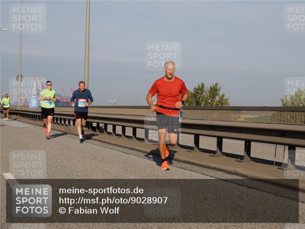 03.10.2025 - Köhlbrandbrückenlauf Fabian Wolf http://msf.ph/oto/9028907 03.10.2025 09:44:03 Position 3 3 meine-sportfotos.de