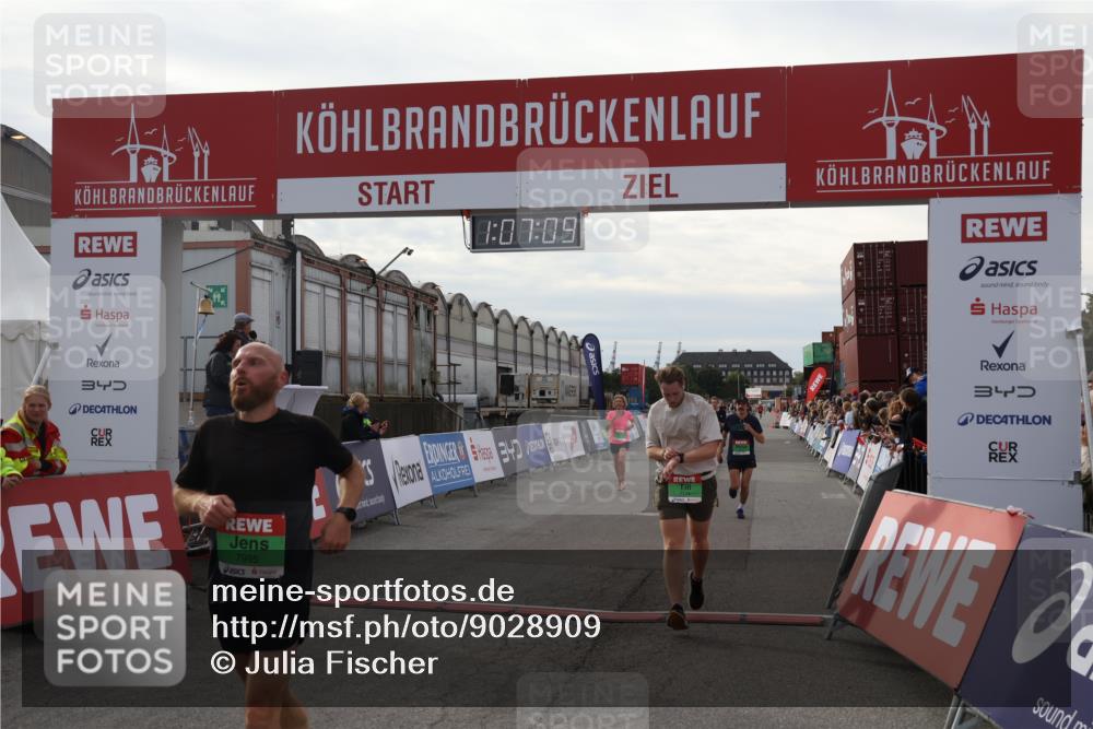 03.10.2025 - Köhlbrandbrückenlauf Julia Fischer http://msf.ph/oto/9028909 03.10.2025 16:07:09 Ziel 7174, 7228, 7263, 7322, 7995, 8026, 8847, 8866, 8925, 8967, 9416, 9417 meine-sportfotos.de