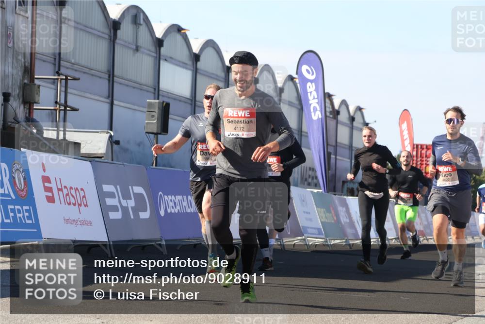 03.10.2025 - Köhlbrandbrückenlauf Luisa Fischer http://msf.ph/oto/9028911 03.10.2025 13:00:29 Ziel 4163, 4172, 4275, 4299, 4622, 4850, 5664, 6236, 6373, 6490, 6707, 6714 meine-sportfotos.de