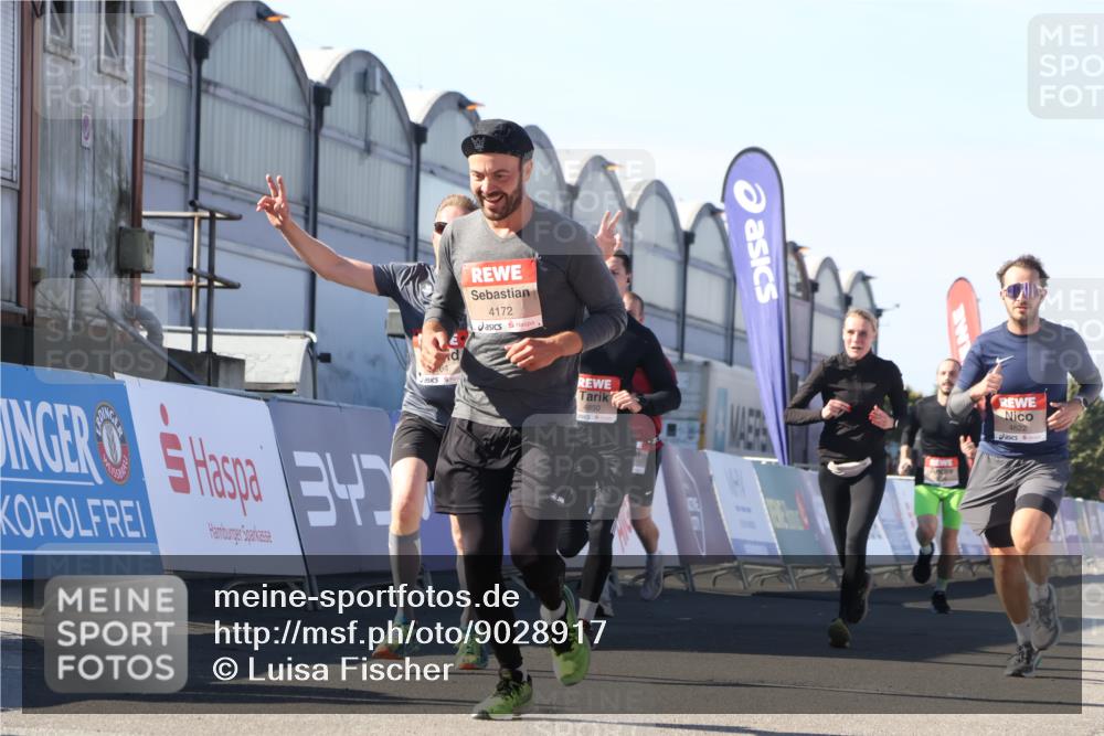 03.10.2025 - Köhlbrandbrückenlauf Luisa Fischer http://msf.ph/oto/9028917 03.10.2025 13:00:30 Ziel 4016, 4163, 4172, 4275, 4299, 4622, 4850, 5664, 6373, 6490, 6707, 6714 meine-sportfotos.de