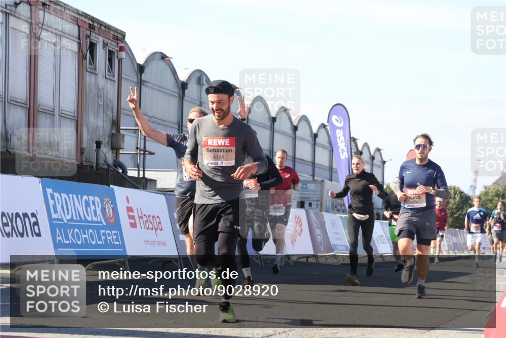 03.10.2025 - Köhlbrandbrückenlauf Luisa Fischer http://msf.ph/oto/9028920 03.10.2025 13:00:30 Ziel 4016, 4163, 4172, 4275, 4299, 4622, 4850, 5664, 6373, 6490, 6707, 6714 meine-sportfotos.de