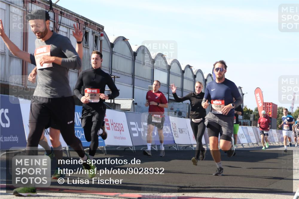 03.10.2025 - Köhlbrandbrückenlauf Luisa Fischer http://msf.ph/oto/9028932 03.10.2025 13:00:31 Ziel 4016, 4163, 4172, 4275, 4299, 4622, 4850, 5664, 6373, 6490, 6707, 6714 meine-sportfotos.de