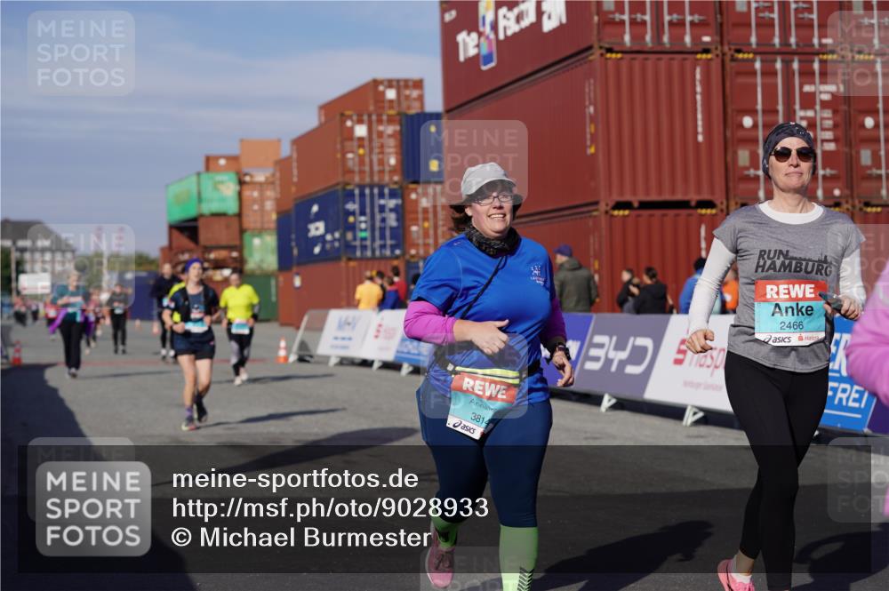 03.10.2025 - Köhlbrandbrückenlauf Michael Burmester http://msf.ph/oto/9028933 03.10.2025 10:33:32 Ziel 1963, 2175, 2211, 2248, 2370, 2466, 2654, 3254, 3814 meine-sportfotos.de