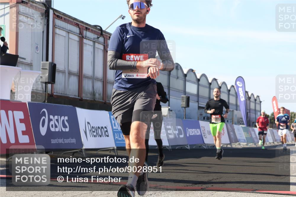 03.10.2025 - Köhlbrandbrückenlauf Luisa Fischer http://msf.ph/oto/9028951 03.10.2025 13:00:33 Ziel 4016, 4163, 4172, 4228, 4275, 4299, 4622, 4850, 5011, 5664, 6373, 6490, 6714 meine-sportfotos.de