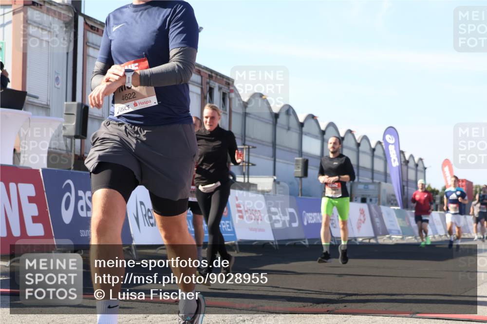 03.10.2025 - Köhlbrandbrückenlauf Luisa Fischer http://msf.ph/oto/9028955 03.10.2025 13:00:33 Ziel 4016, 4163, 4172, 4228, 4275, 4299, 4622, 4850, 5011, 5664, 6373, 6490, 6714 meine-sportfotos.de