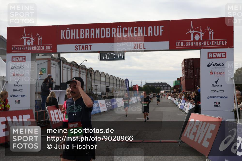 03.10.2025 - Köhlbrandbrückenlauf Julia Fischer http://msf.ph/oto/9028966 03.10.2025 16:07:14 Ziel 7174, 7228, 7302, 7322, 7340, 7560, 7995, 8026, 8847, 8925 meine-sportfotos.de