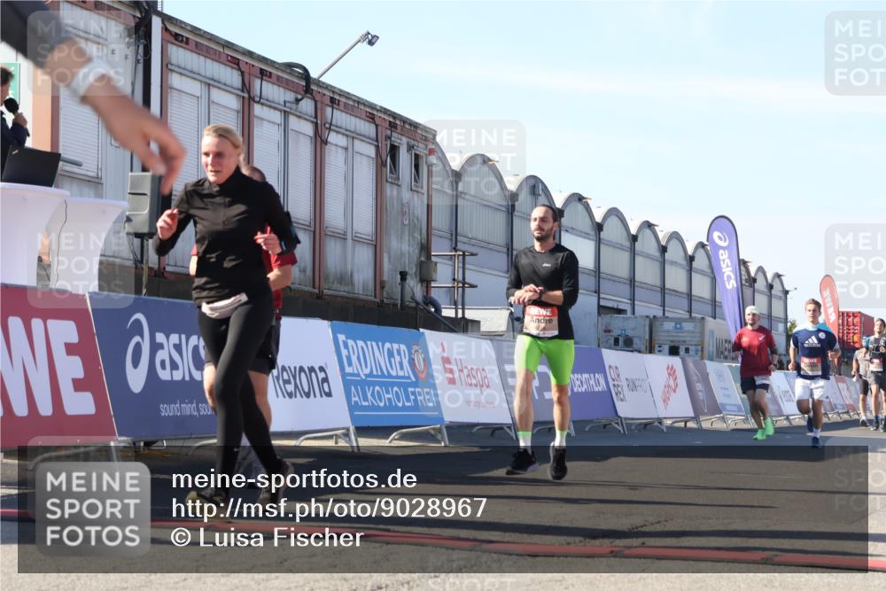 03.10.2025 - Köhlbrandbrückenlauf Luisa Fischer http://msf.ph/oto/9028967 03.10.2025 13:00:34 Ziel 4016, 4163, 4172, 4228, 4275, 4299, 4622, 4850, 5011, 5664, 6373, 6490, 6714 meine-sportfotos.de