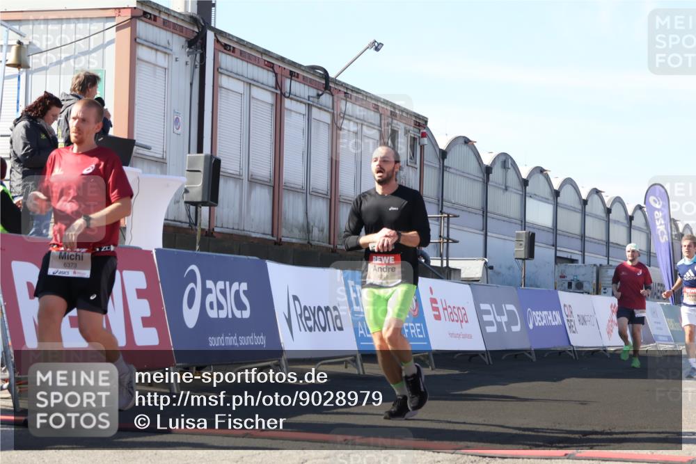03.10.2025 - Köhlbrandbrückenlauf Luisa Fischer http://msf.ph/oto/9028979 03.10.2025 13:00:35 Ziel 4016, 4163, 4172, 4228, 4299, 4622, 4850, 5011, 5664, 6373, 6490, 6714 meine-sportfotos.de
