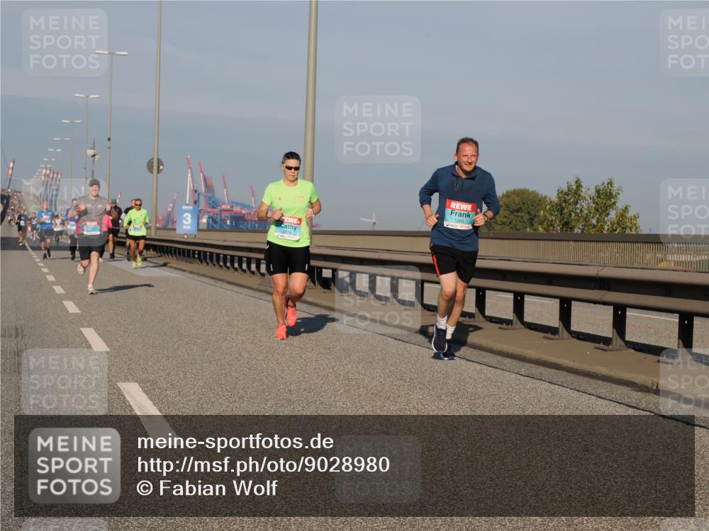 03.10.2025 - Köhlbrandbrückenlauf Fabian Wolf http://msf.ph/oto/9028980 03.10.2025 09:44:05 Position 3 3, 1265 meine-sportfotos.de