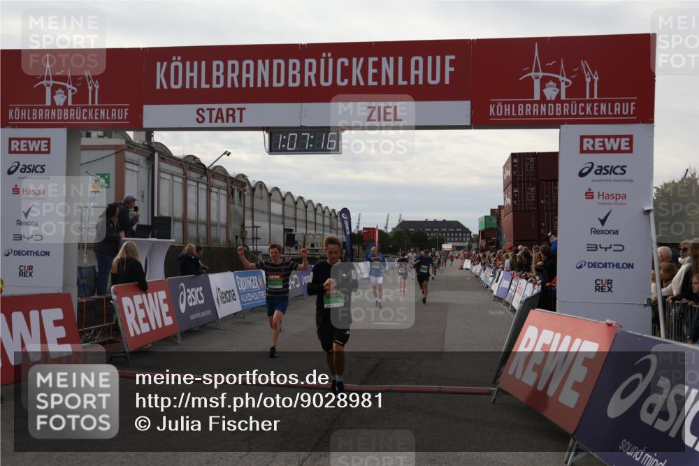 03.10.2025 - Köhlbrandbrückenlauf Julia Fischer http://msf.ph/oto/9028981 03.10.2025 16:07:16 Ziel 7093, 7174, 7302, 7340, 7560, 7995, 8026, 8847, 8925 meine-sportfotos.de