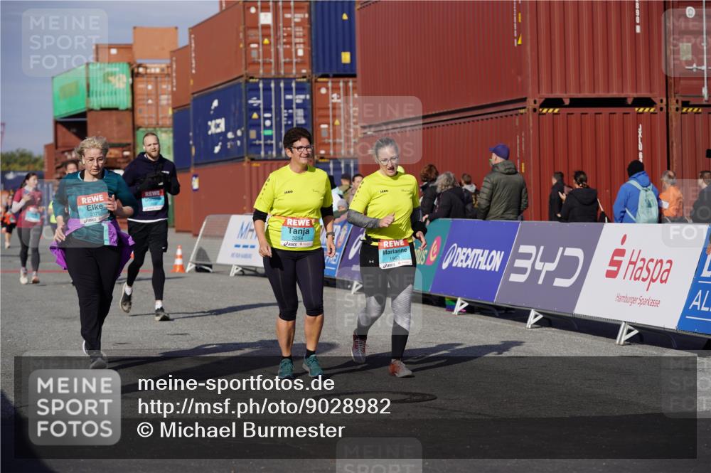 03.10.2025 - Köhlbrandbrückenlauf Michael Burmester http://msf.ph/oto/9028982 03.10.2025 10:33:37 Ziel 1963, 2175, 2211, 2465, 2511, 2654, 2838, 3254 meine-sportfotos.de