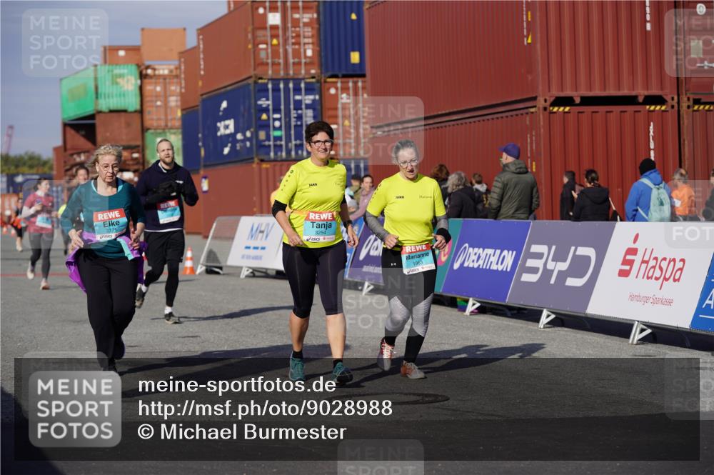 03.10.2025 - Köhlbrandbrückenlauf Michael Burmester http://msf.ph/oto/9028988 03.10.2025 10:33:37 Ziel 1963, 2175, 2211, 2465, 2511, 2654, 2838, 3254 meine-sportfotos.de