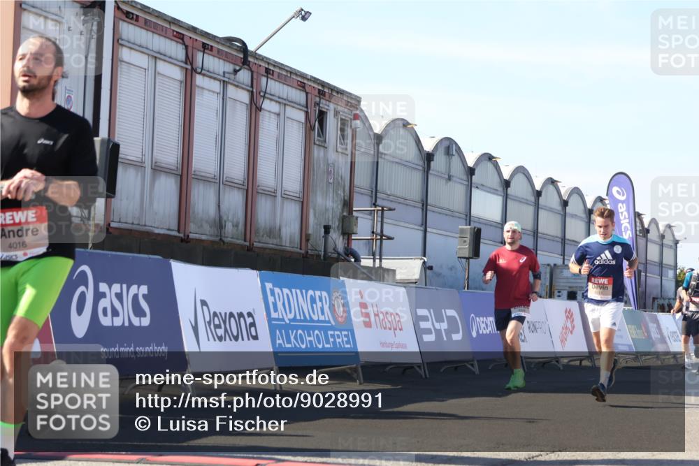 03.10.2025 - Köhlbrandbrückenlauf Luisa Fischer http://msf.ph/oto/9028991 03.10.2025 13:00:36 Ziel 4016, 4163, 4172, 4228, 4299, 4622, 4763, 4850, 5011, 5664, 6373, 6490, 6714 meine-sportfotos.de