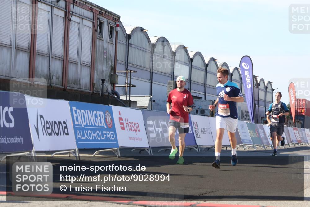 03.10.2025 - Köhlbrandbrückenlauf Luisa Fischer http://msf.ph/oto/9028994 03.10.2025 13:00:36 Ziel 4016, 4163, 4172, 4228, 4299, 4622, 4763, 4850, 5011, 5664, 6373, 6490, 6714 meine-sportfotos.de