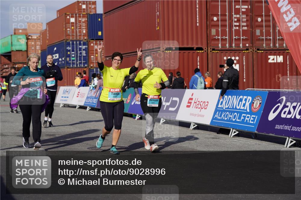 03.10.2025 - Köhlbrandbrückenlauf Michael Burmester http://msf.ph/oto/9028996 03.10.2025 10:33:38 Ziel 1963, 2175, 2211, 2465, 2511, 2654, 2838, 3254 meine-sportfotos.de