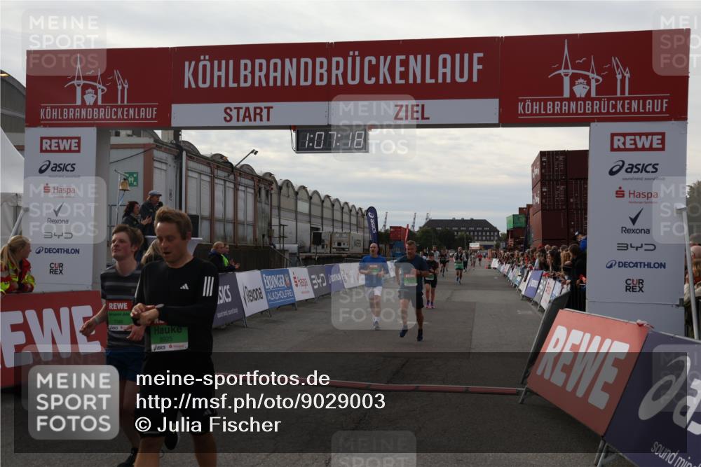 03.10.2025 - Köhlbrandbrückenlauf Julia Fischer http://msf.ph/oto/9029003 03.10.2025 16:07:18 Ziel 7093, 7174, 7302, 7340, 7560, 8026, 8847, 8925 meine-sportfotos.de