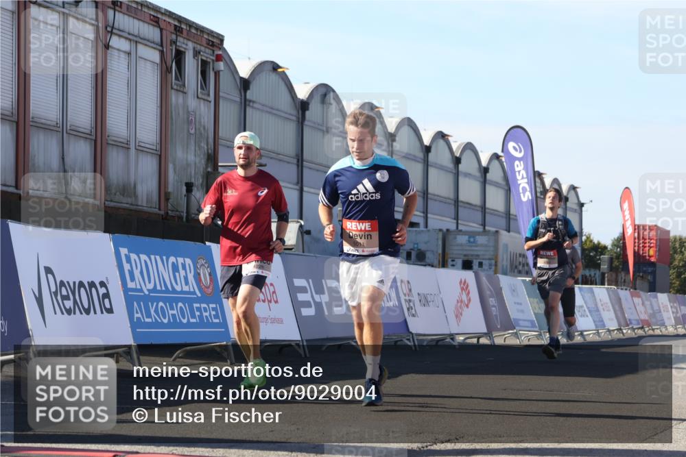 03.10.2025 - Köhlbrandbrückenlauf Luisa Fischer http://msf.ph/oto/9029004 03.10.2025 13:00:37 Ziel 4016, 4163, 4172, 4228, 4299, 4622, 4763, 4850, 5011, 5664, 6373, 6490 meine-sportfotos.de