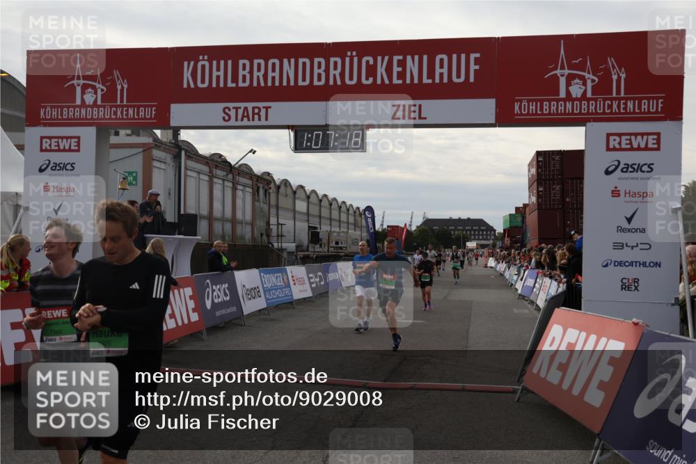 03.10.2025 - Köhlbrandbrückenlauf Julia Fischer http://msf.ph/oto/9029008 03.10.2025 16:07:18 Ziel 7093, 7174, 7302, 7340, 7560, 8026, 8847, 8925 meine-sportfotos.de