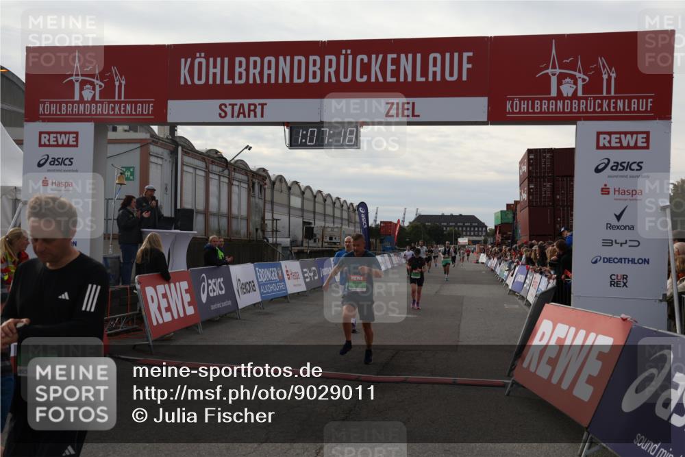 03.10.2025 - Köhlbrandbrückenlauf Julia Fischer http://msf.ph/oto/9029011 03.10.2025 16:07:19 Ziel 7093, 7174, 7302, 7340, 7560, 8026, 8847, 8925, 9261 meine-sportfotos.de
