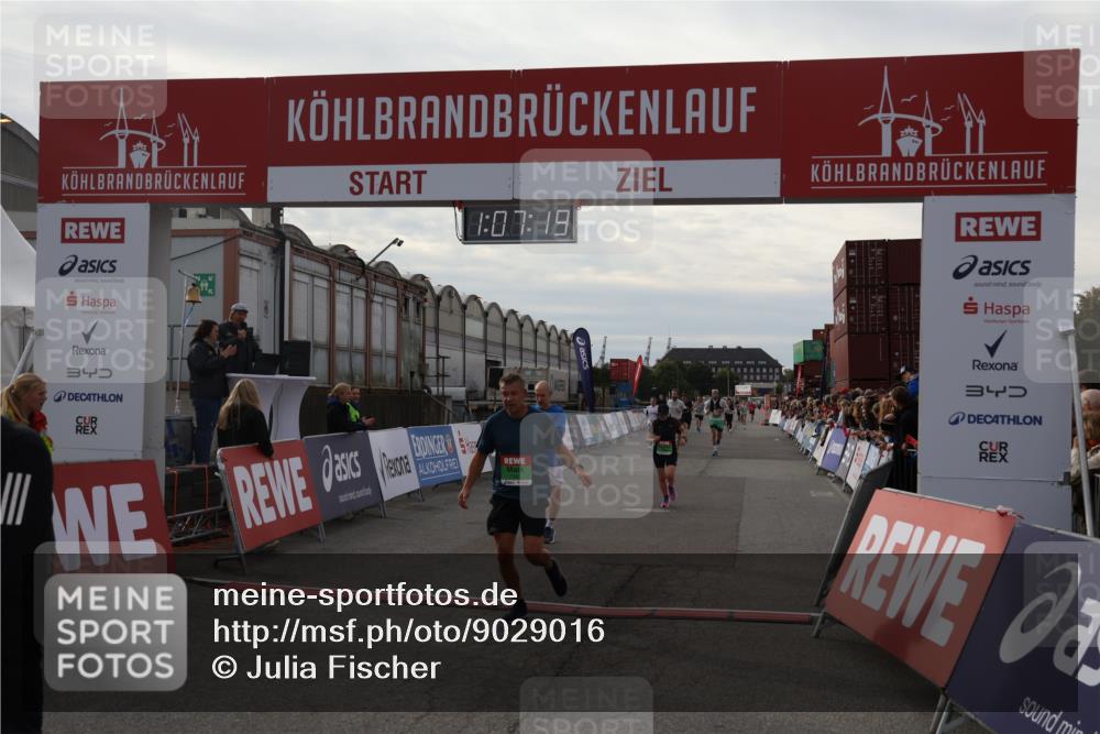 03.10.2025 - Köhlbrandbrückenlauf Julia Fischer http://msf.ph/oto/9029016 03.10.2025 16:07:19 Ziel 7093, 7174, 7302, 7340, 7560, 8026, 8847, 8925, 9261 meine-sportfotos.de